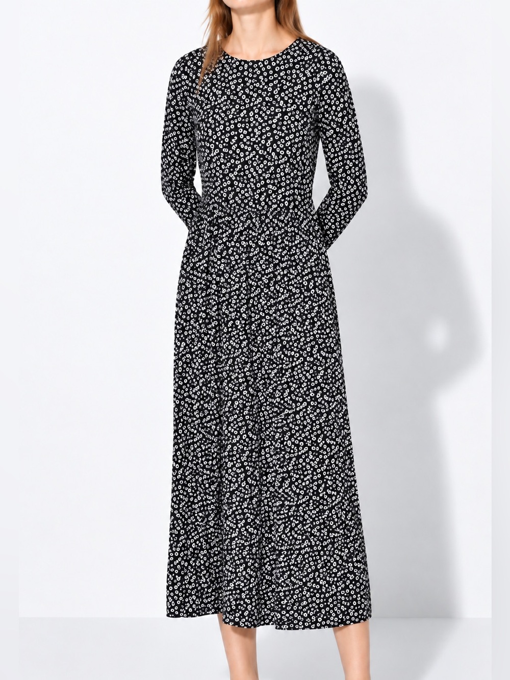Zara Pleated Black and White Floral Maxi Dress Size Large